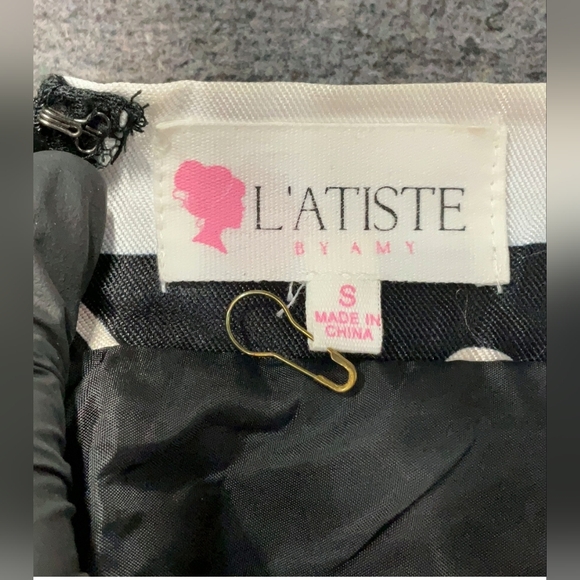 L'ATISTE Black and White Striped A-Line Skirt - Picture 3 of 3